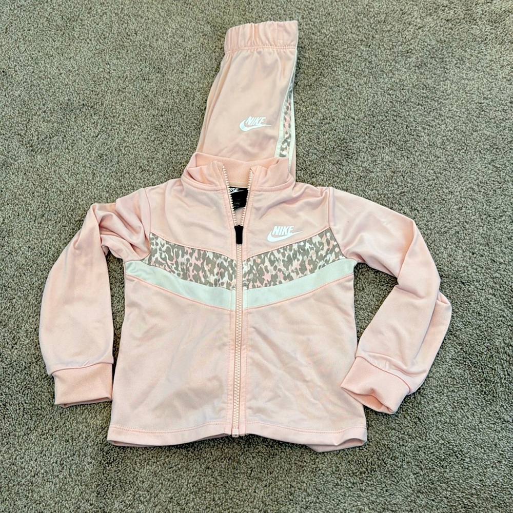 Pink and leopard Nike sweatsuit SZ 4- preloved but great condition!